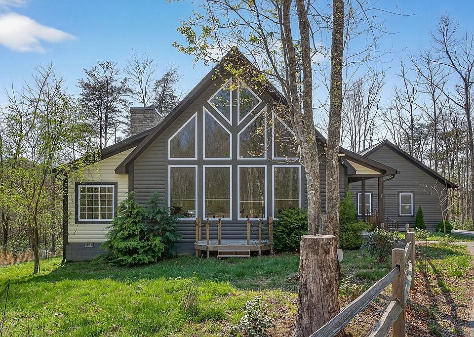 1st image of 31 Reeves Pl