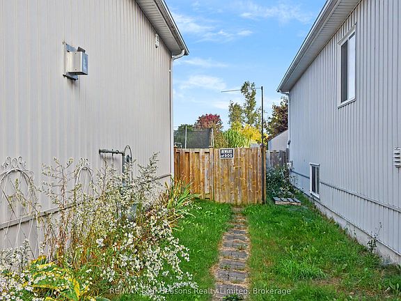 4th image of 267 Spruce St