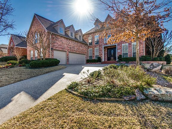 2nd image of 800 Hills Creek Dr