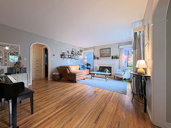 2nd image of 2919 Taylor Ave