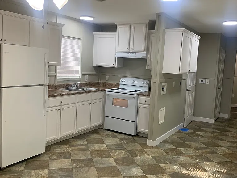 636 Olive St #F — Photo 4