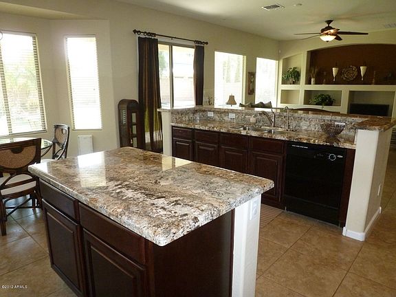 3rd image of 3935 E Vallejo Dr