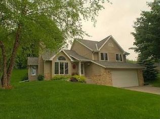 715 Jonathan Ln, La Crescent, MN 55947