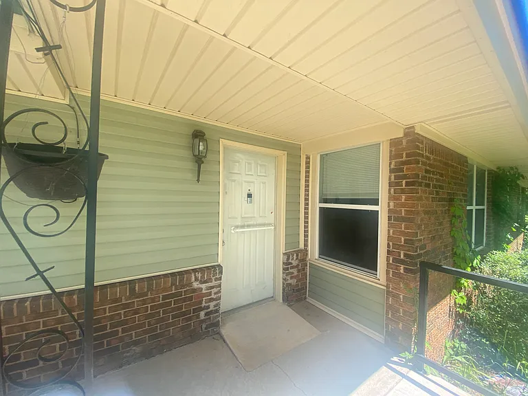 1716 S Webster Dr — Photo 5