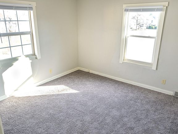 4th image of 100 Victor Ave #3