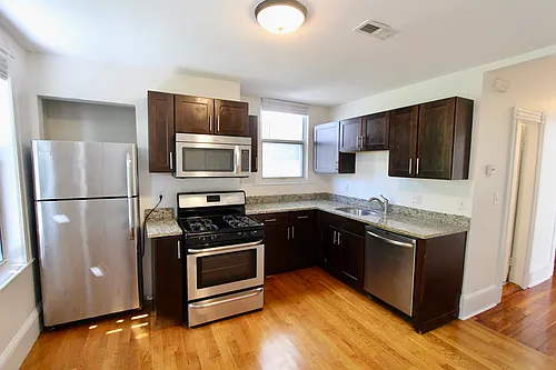 299 Lexington St Photo 1