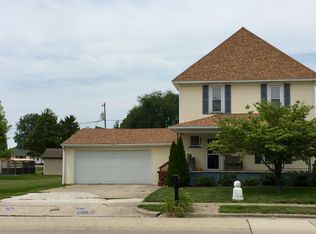 207 S Oakwood St, Oakwood, IL 61858