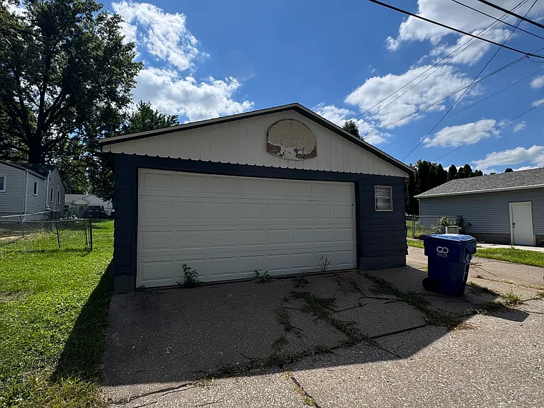 1620 W Hayes St — Photo 13