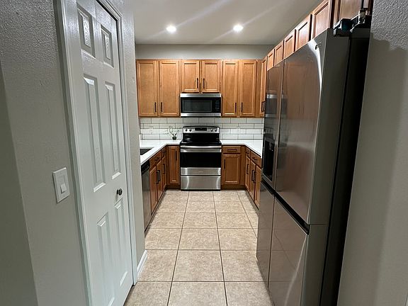 4th image of 1489 Travertine Ter