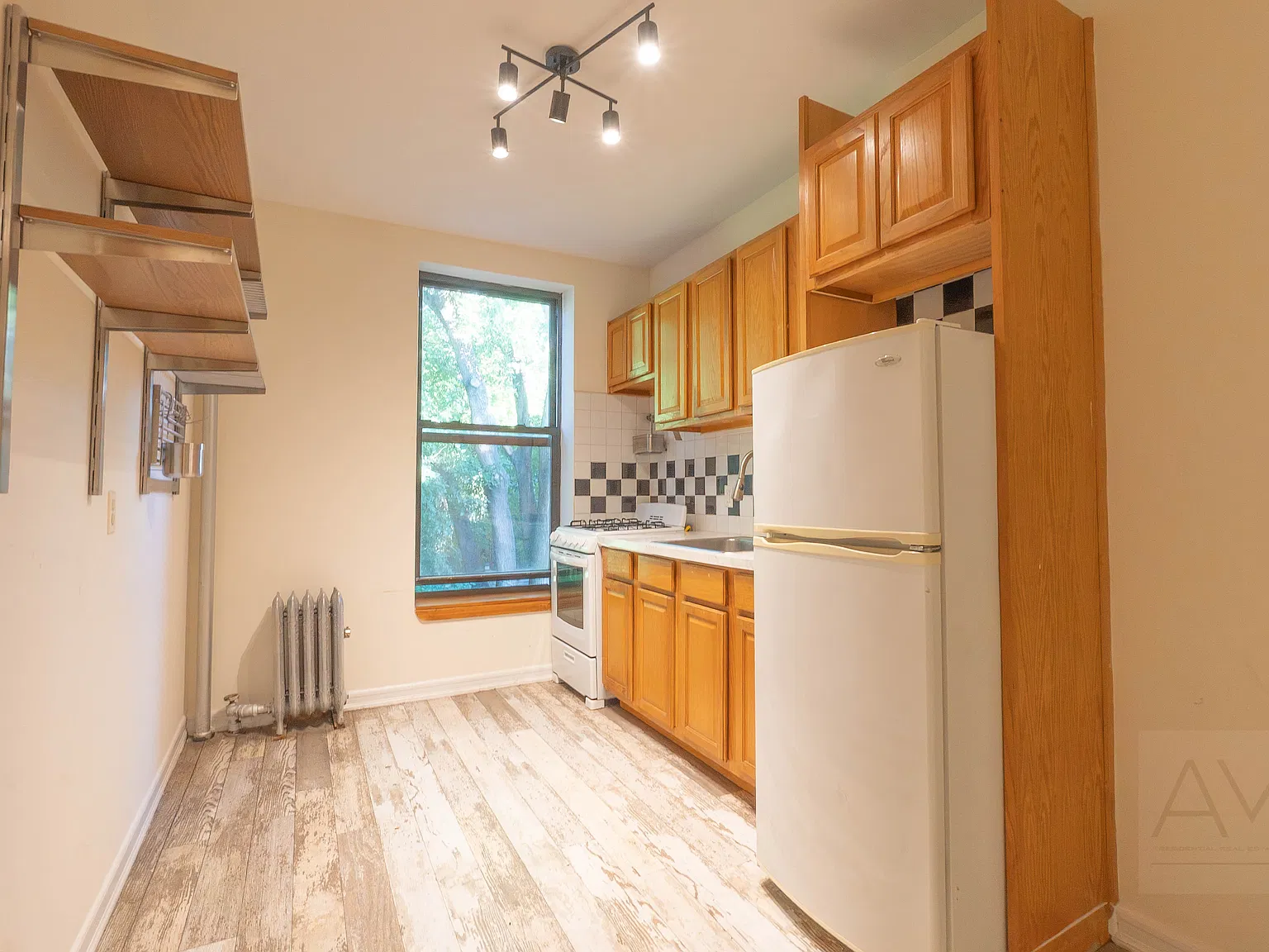 71 Underhill Avenue — Photo 3