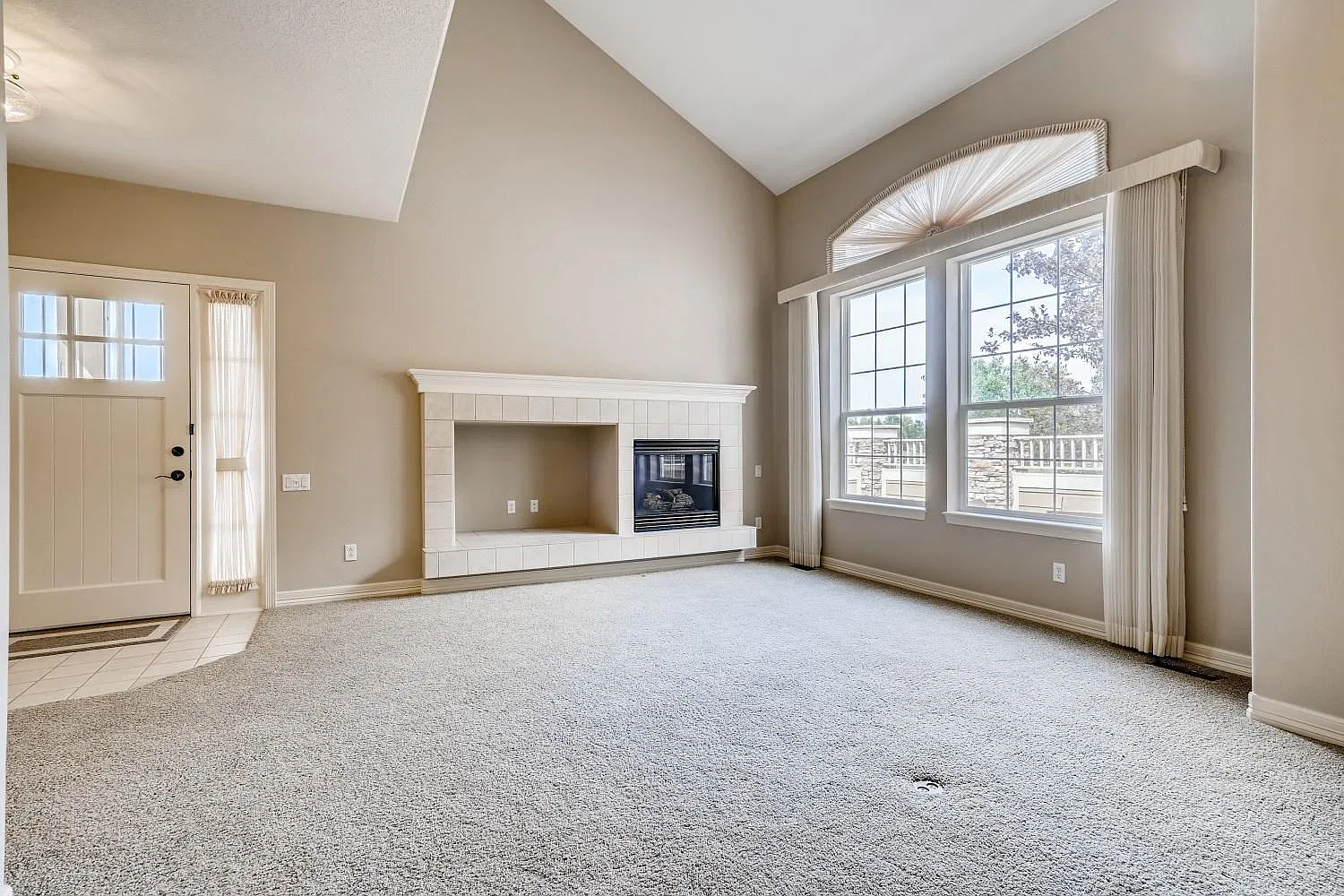 3 bed, 2685 sqft, $3,400 — Photo 4