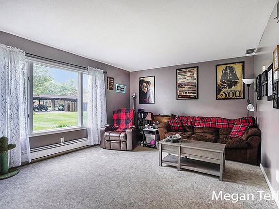 2nd image of 461 Barkwood Ct NW