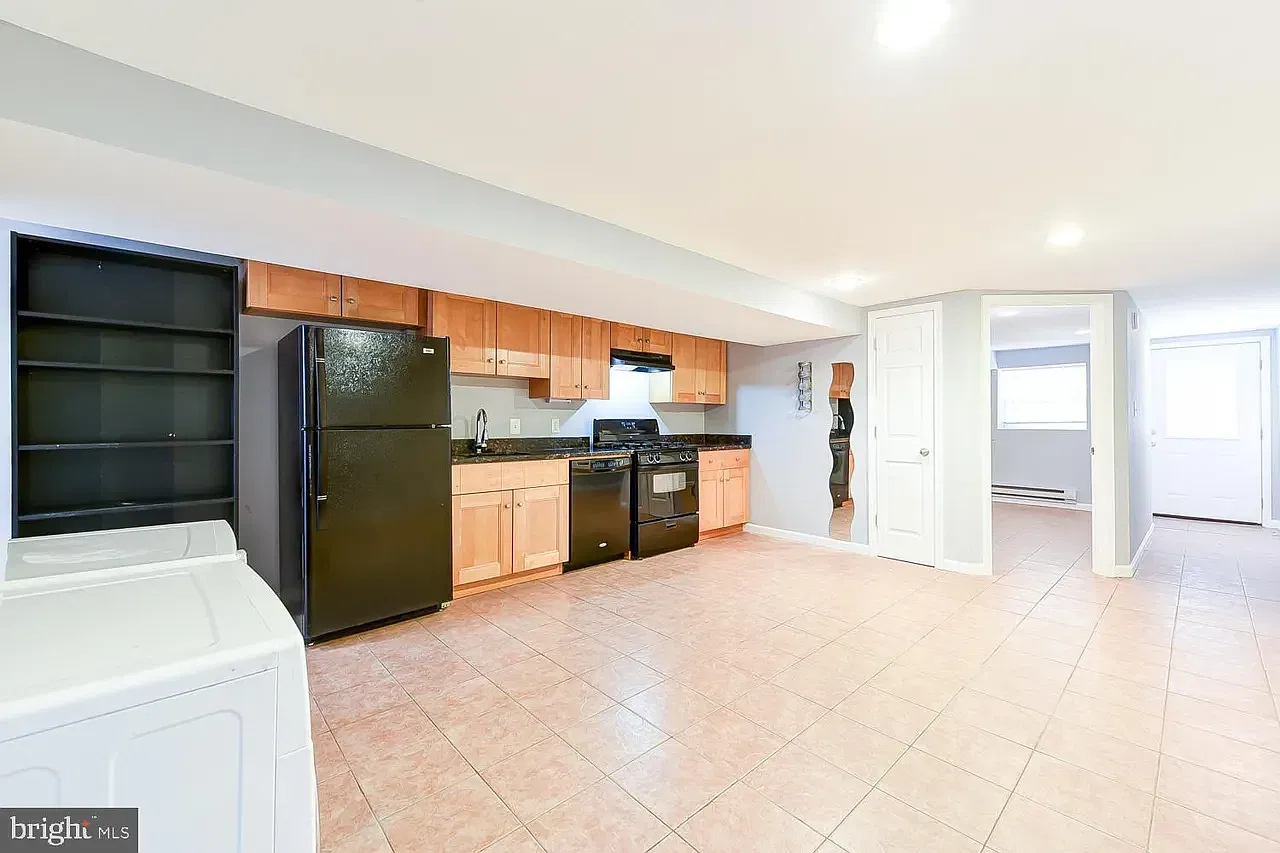 3 bed, $3,496 — Photo 3