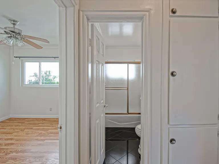 330 Bungalow Dr — Photo 16