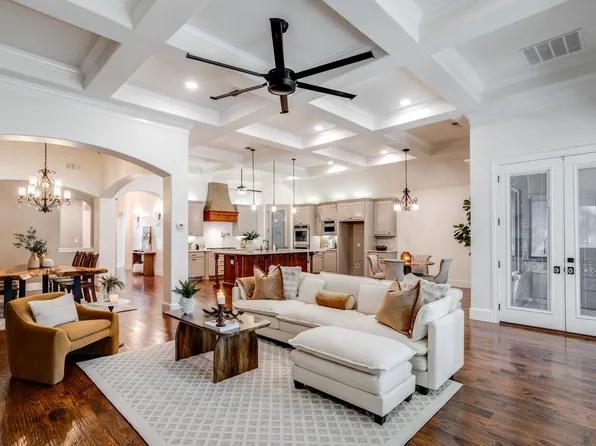 3524 Abes Landing Dr, Granbury, TX 76049