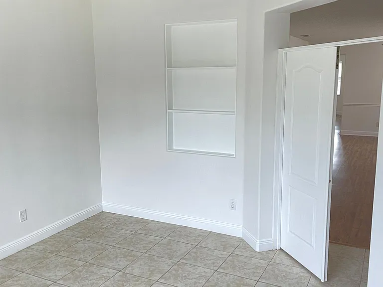 1794 Strathmore Cir — Photo 15