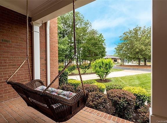 4th image of 129 Kelly Cove Ct