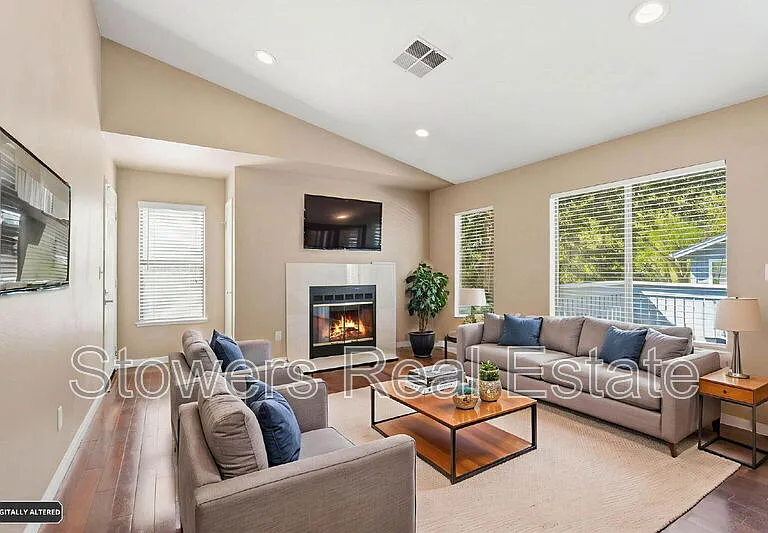 7102 Cross Creek Cir #C — Photo 4