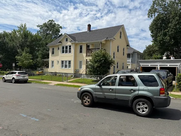 52-54 Westford Cir, Springfield, MA 01109