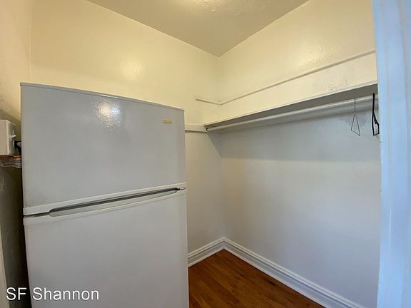 5th image of 4066 Lindell Blvd #205