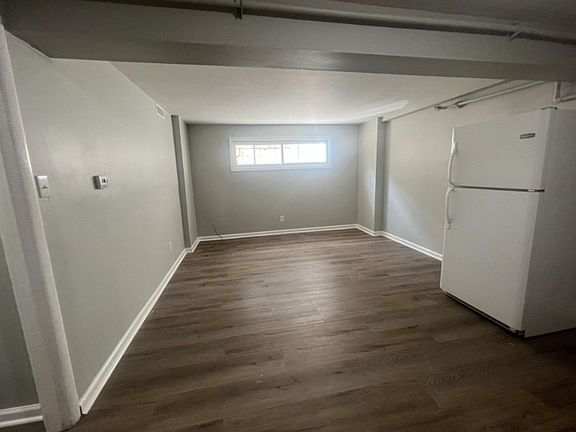 2nd image of 147 Lakeshore Dr Unit 10