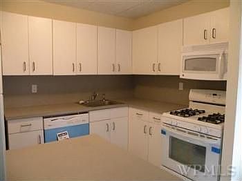 5th image of 3220 Fairfield Ave APT 2B