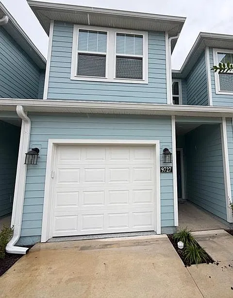 9727 Topaz Ln