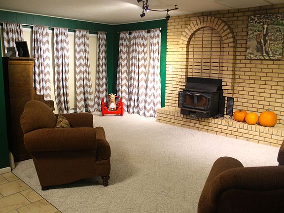 Living Room - 12' x 22'