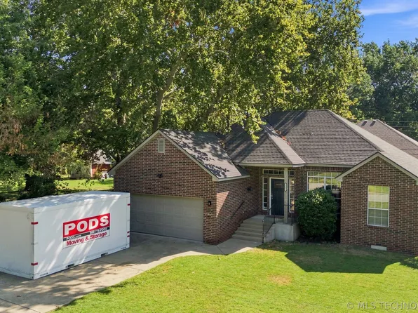 5703 S Quincy Pl, Tulsa, OK 74105