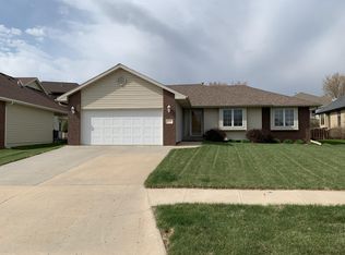 4114 Briarwood Dr, Council Bluffs, IA 51503