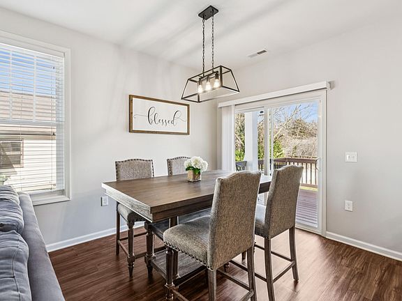 3rd image of 302 Idlewild Ave