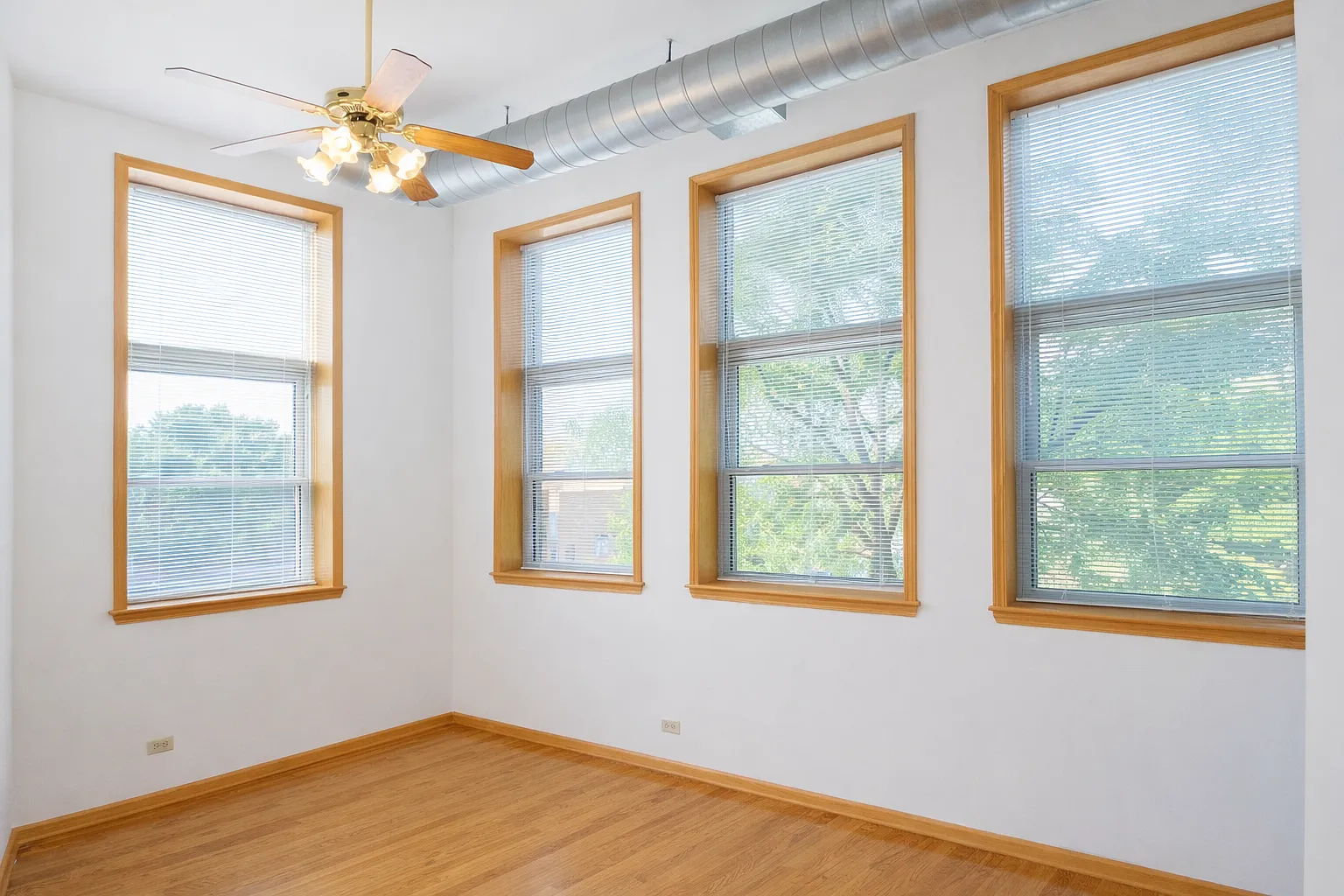 3 bed, 2.0 bath, $3,420 — Photo 4