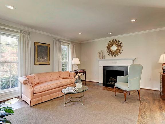 Living Room with Gas Fireplace