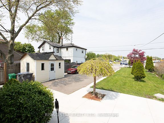 2nd image of 1328 Cawthra Rd