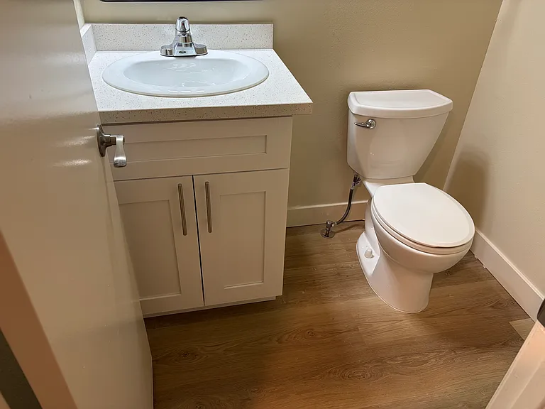 331 W Stocker St #10 — Photo 16
