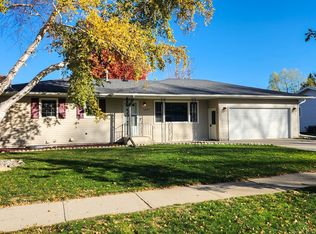 1537 22nd Ave S, Fargo, ND 58103