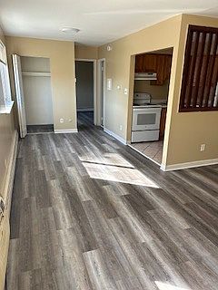 4th image of 2307 N Harrison St APT 7