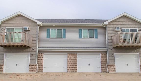 2nd image of 228 Baker Blvd #230-03