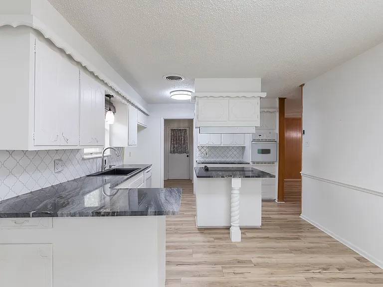3409 High Meadows Dr — Photo 13