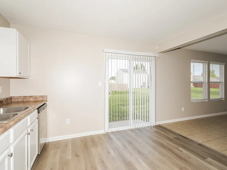 3125 Danube Way — Photo 10