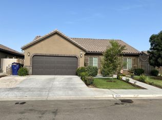1275 S Apricot Ave, Fresno, CA 93727