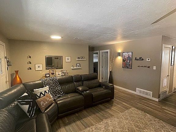 5th image of 600 N Park St