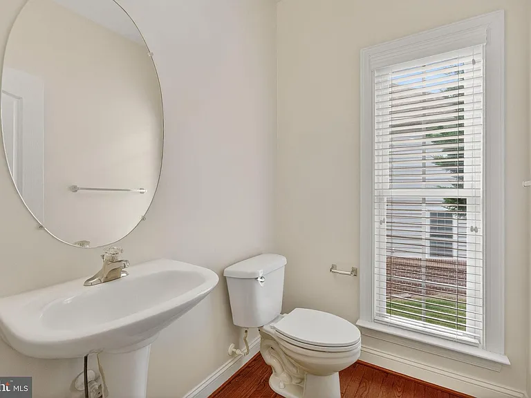 15806 Copper Beech Dr — Photo 29