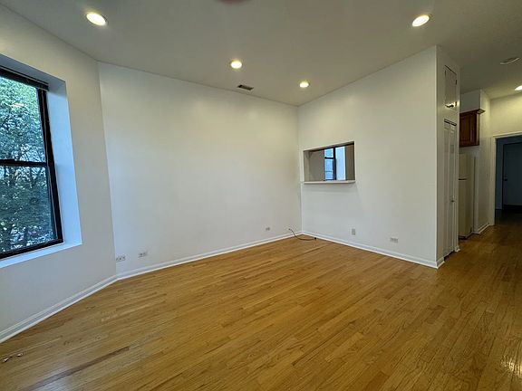 4th image of 817 N Hoyne Ave APT 2W