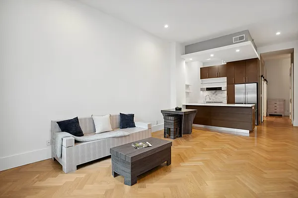 Rented by SERHANT. | media 37