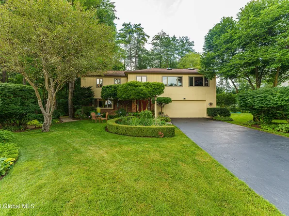 35 Sheffield Drive, Delmar, NY 12054