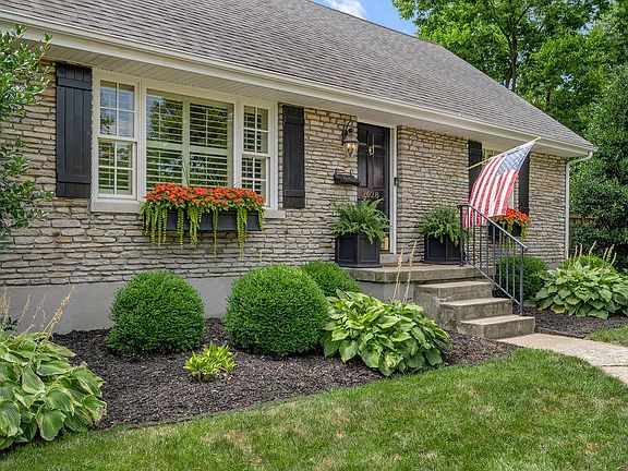 2nd image of 2028 Bellefonte Dr