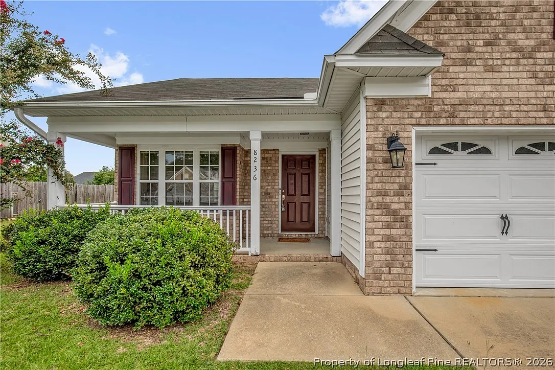 3 bed, 2.0 bath, 1968 sqft, $2,600 — Photo 3