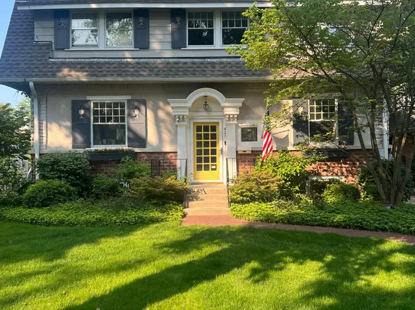 821 Foxdale Ave, Winnetka, IL 60093