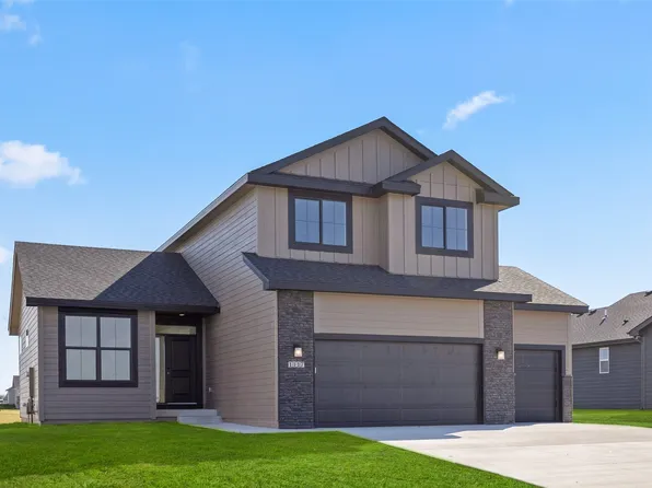 1117 Mulberry Dr NW, Bondurant, IA 50035